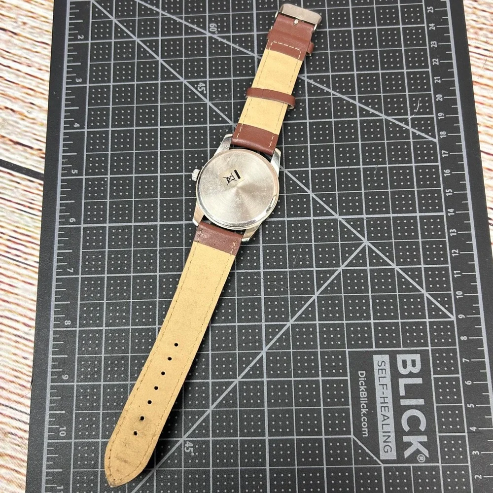 Eiger Speed Edition Men's Analog Wristwatch Brown Leather‎ Strap Silver Tone